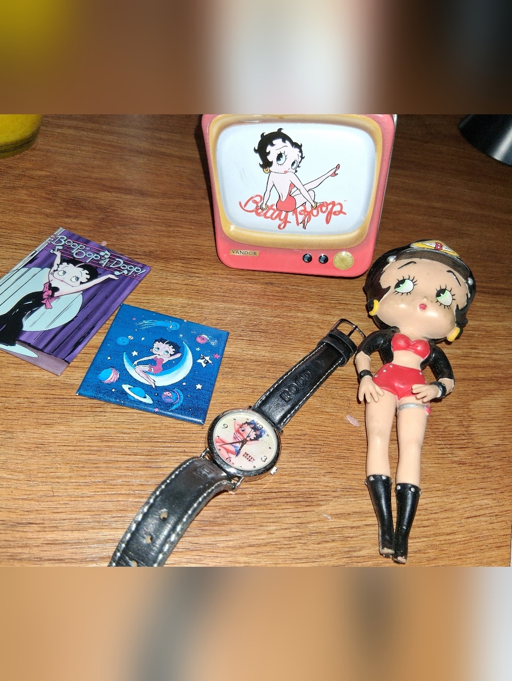 A five piece betty boop lot